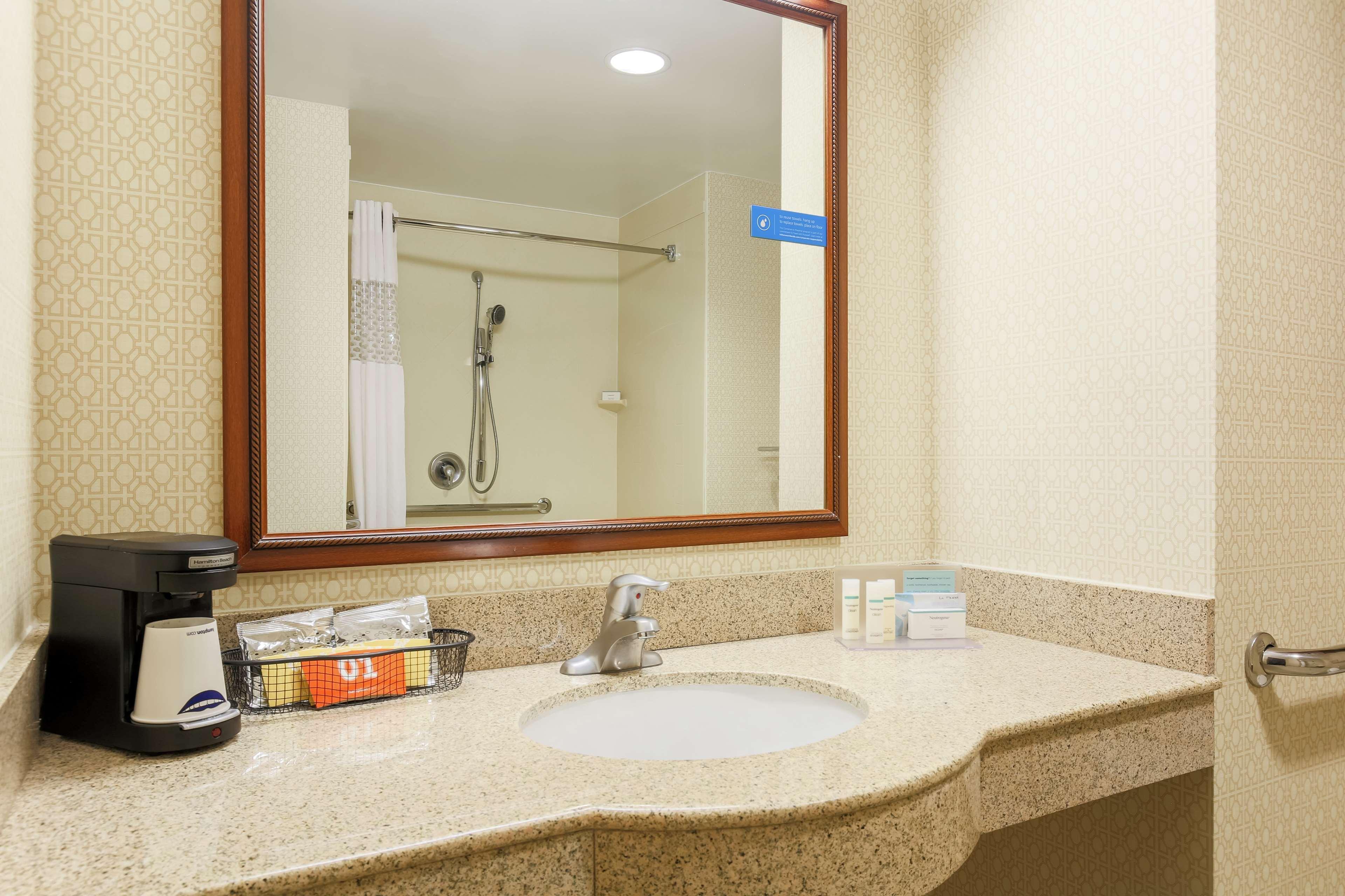 Hampton Inn & Suites Dallas-Allen Exterior photo